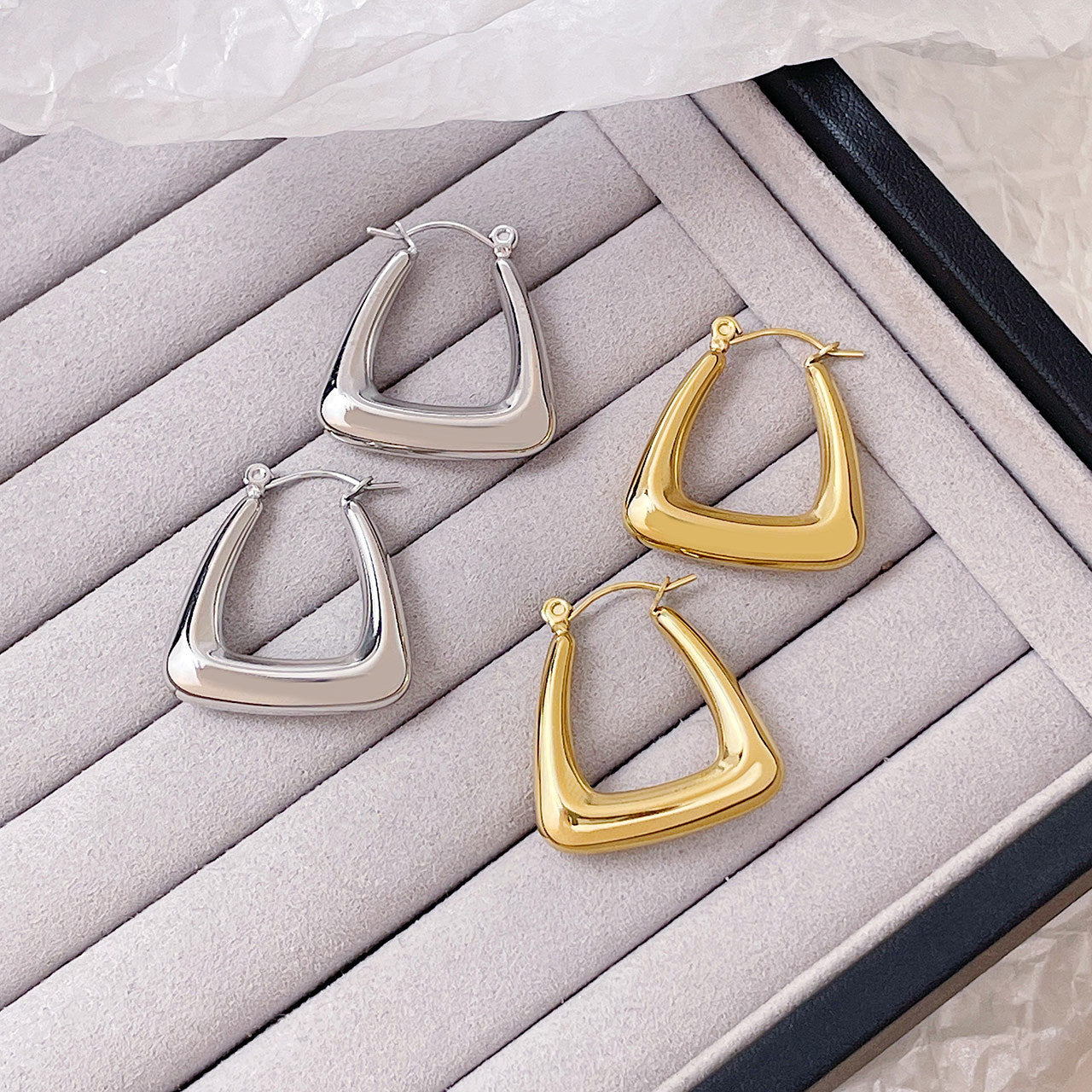 2023 New Europe And The United States INS Fashion Wild U-shaped Hollow Earrings Cold Wind Simple Senior Stainless Steel Earrings Female