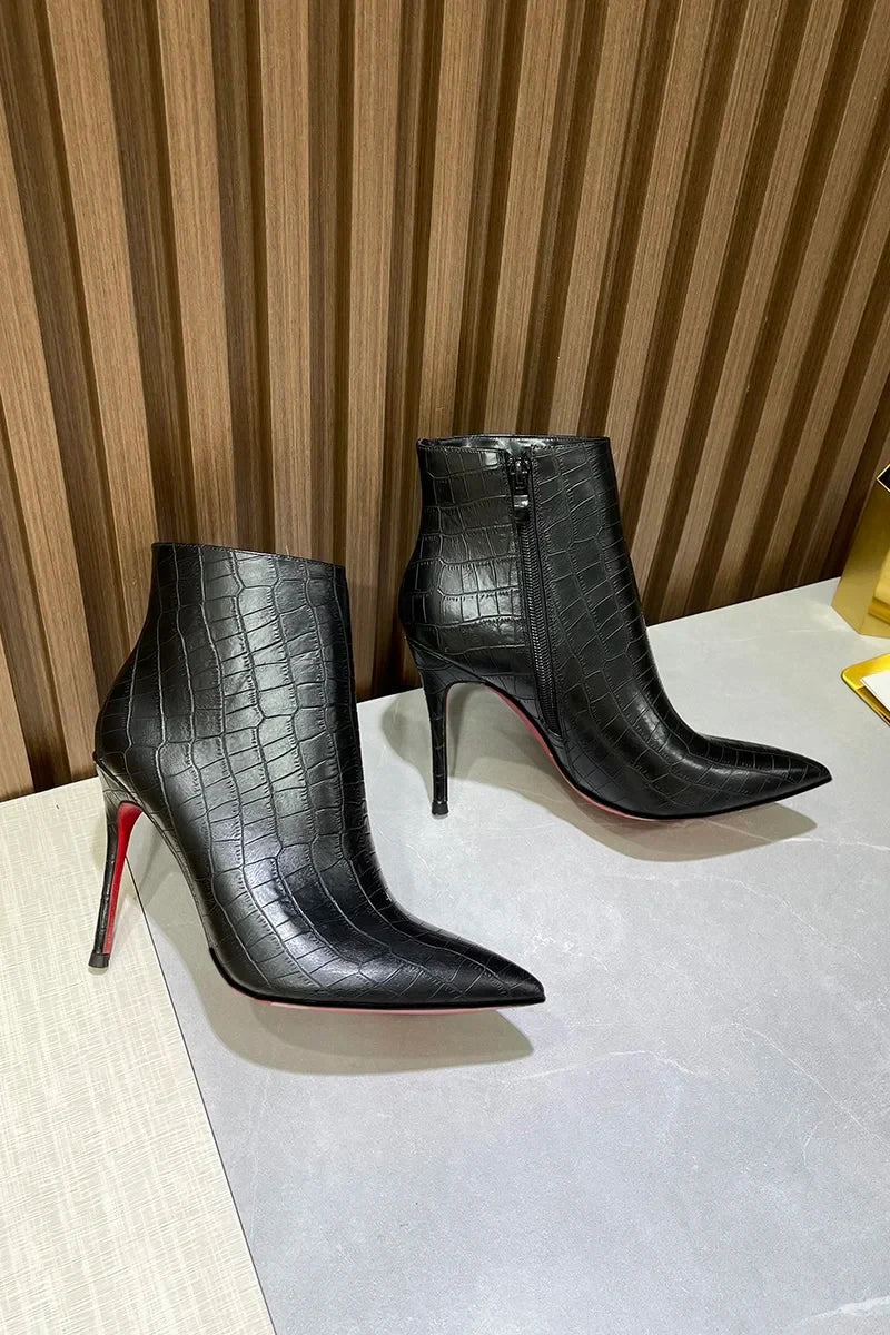 Turtle Patterned Slim Heel Boots
