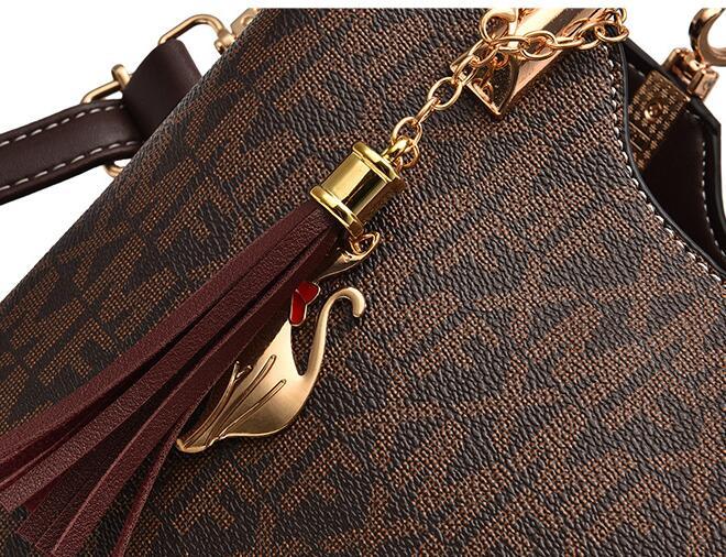 New Large-capacity Women's Fashion Portable Messenger Bag