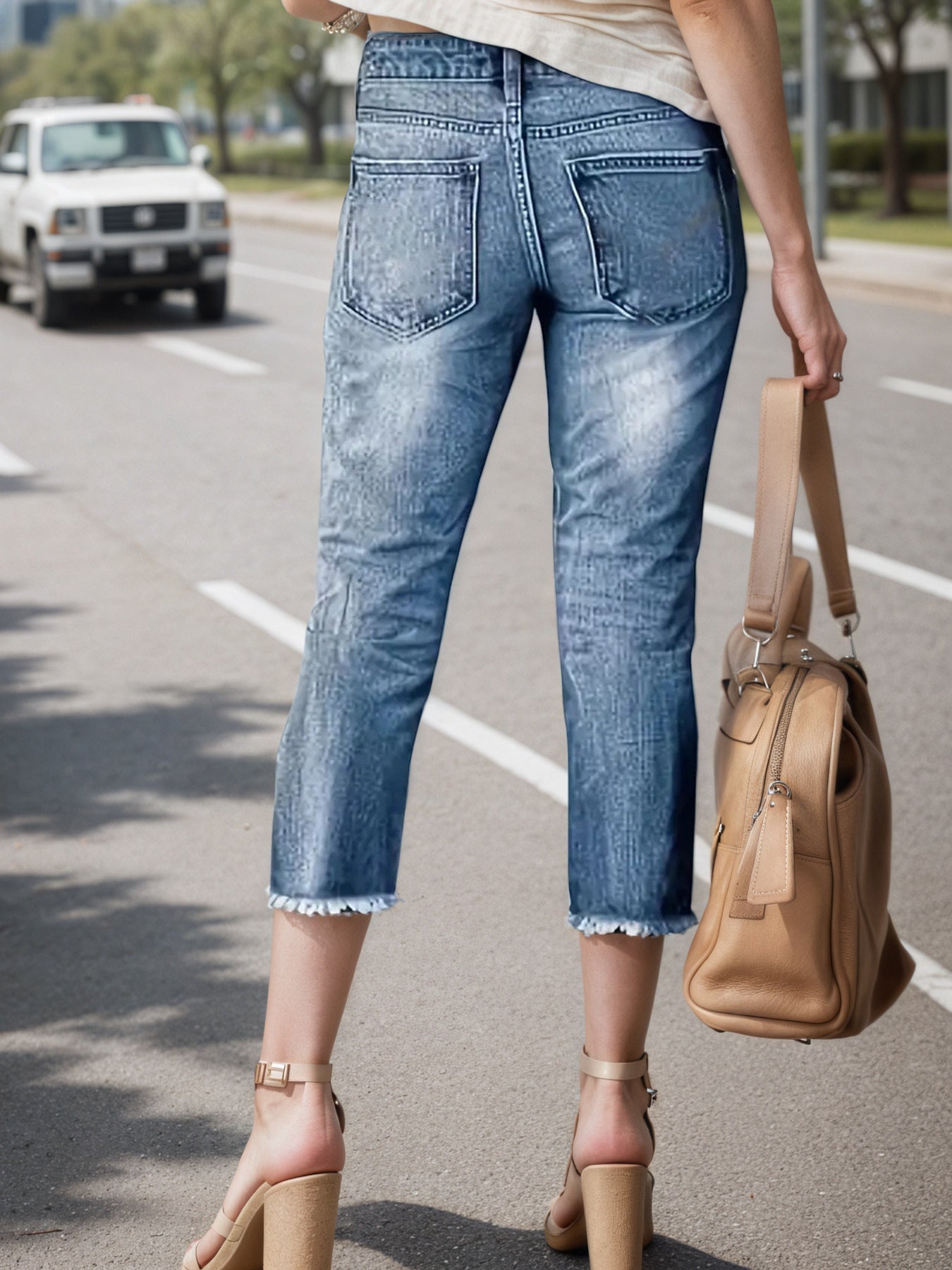 2025 Women's Denim Pants, Fringed Hems, Built-in Zipper Closure Straight Leg Jeans, Women's Cropped Jeans